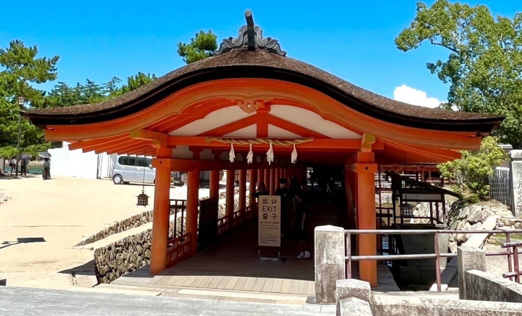 厳島神社出口